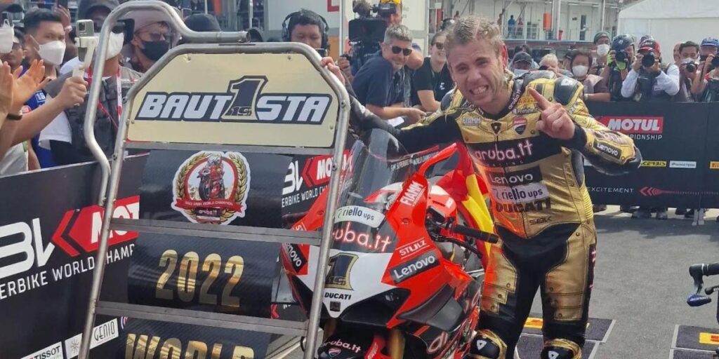 ¡Álvaro Bautista, campeón del mundo de Superbikes!