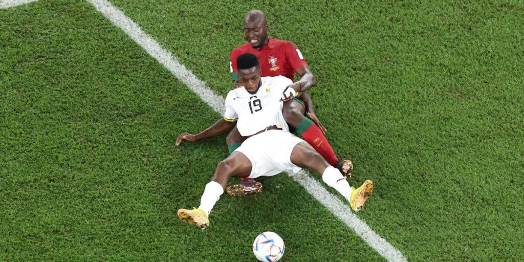 ¡Tierra trágame! Iñaki Williams pasa de la pillería del Mundial al resbalón más inoportuno en el 98'