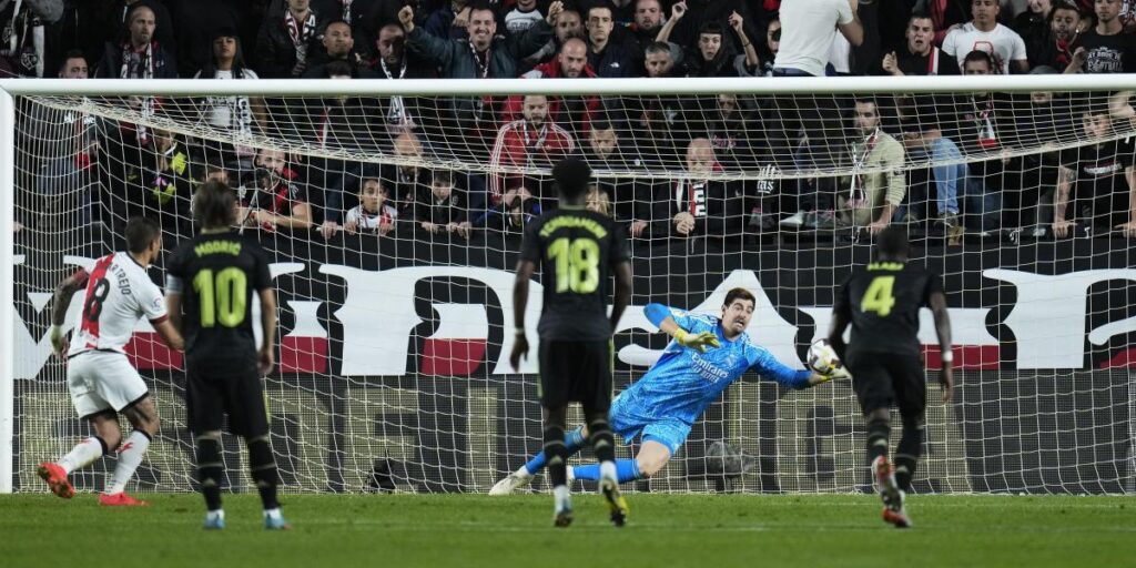 ¿Por qué se repitió el penalti en Vallecas?