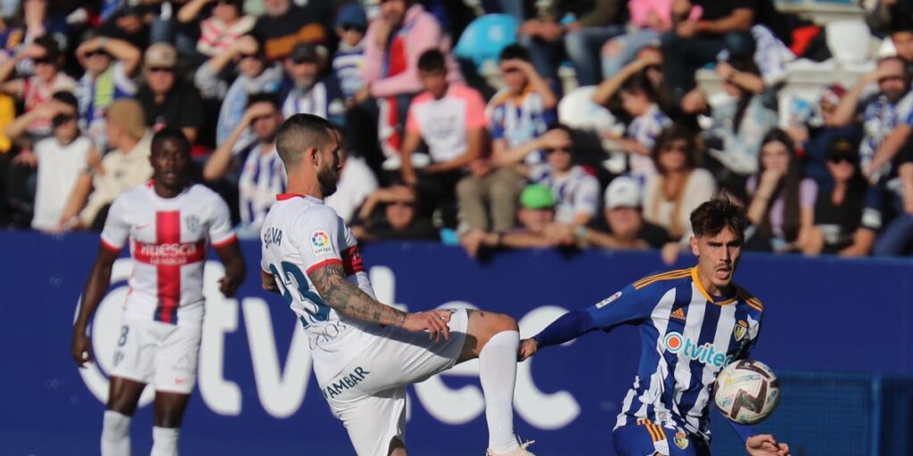 1-0: un histórico Yuri rompe la racha negativa de la Ponferradina