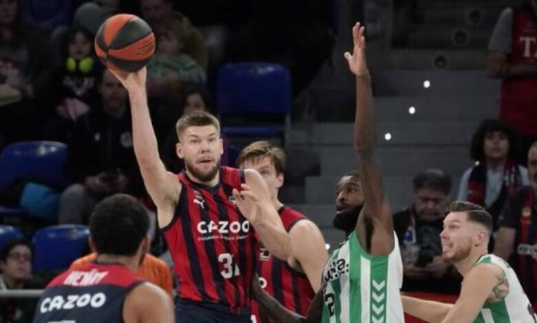 107-103: El Cazoo Baskonia suda para superar al Betis