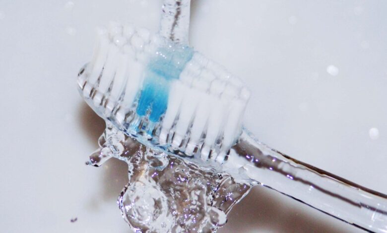 ¿Cada cuánto cambias tu cepillo de dientes? Mira qué pasaría si no lo haces con frecuencia