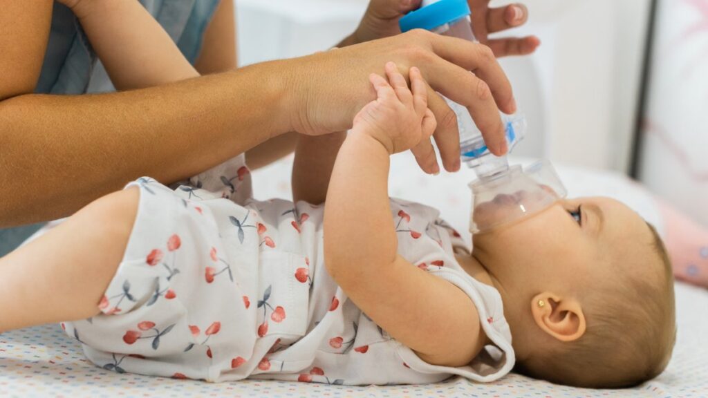 Consejos para padres: ¿qué medicamentos tener a la mano en temporada de invierno?