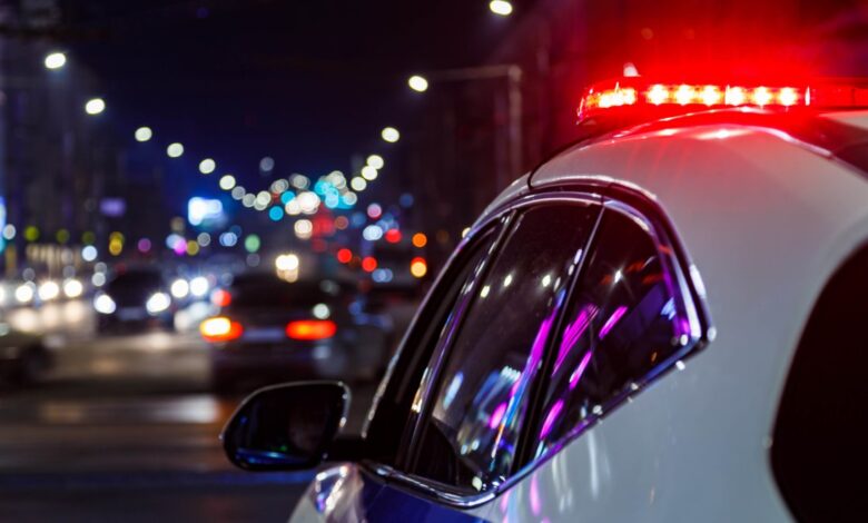 Arrestan a un policía por disparar al aire tras beber en un bar con sus amigos, reportan las autoridades