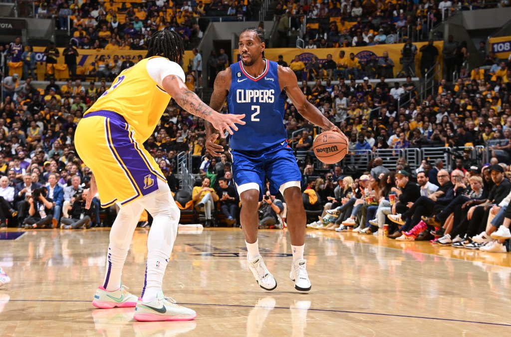 Clippers aprovechan lesión de LeBron y se imponen 114-101 a Lakers
