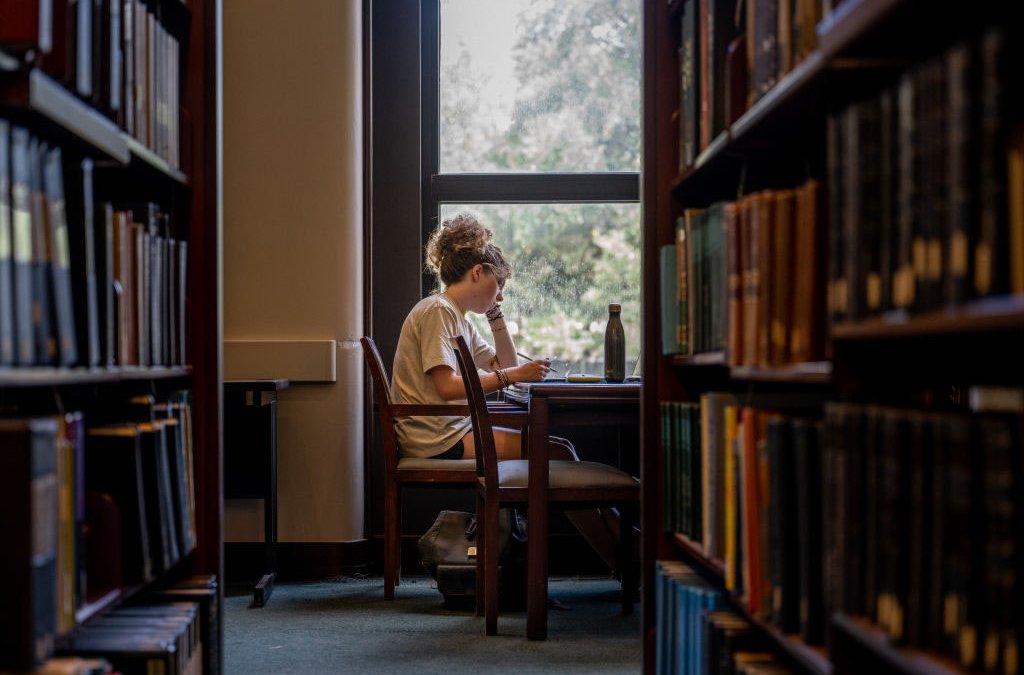 El gobierno de EEUU deja de aceptar solicitudes para perdonar deudas estudiantiles