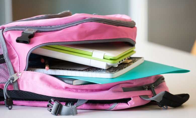 hallan arma en mochila de niño de 6 años