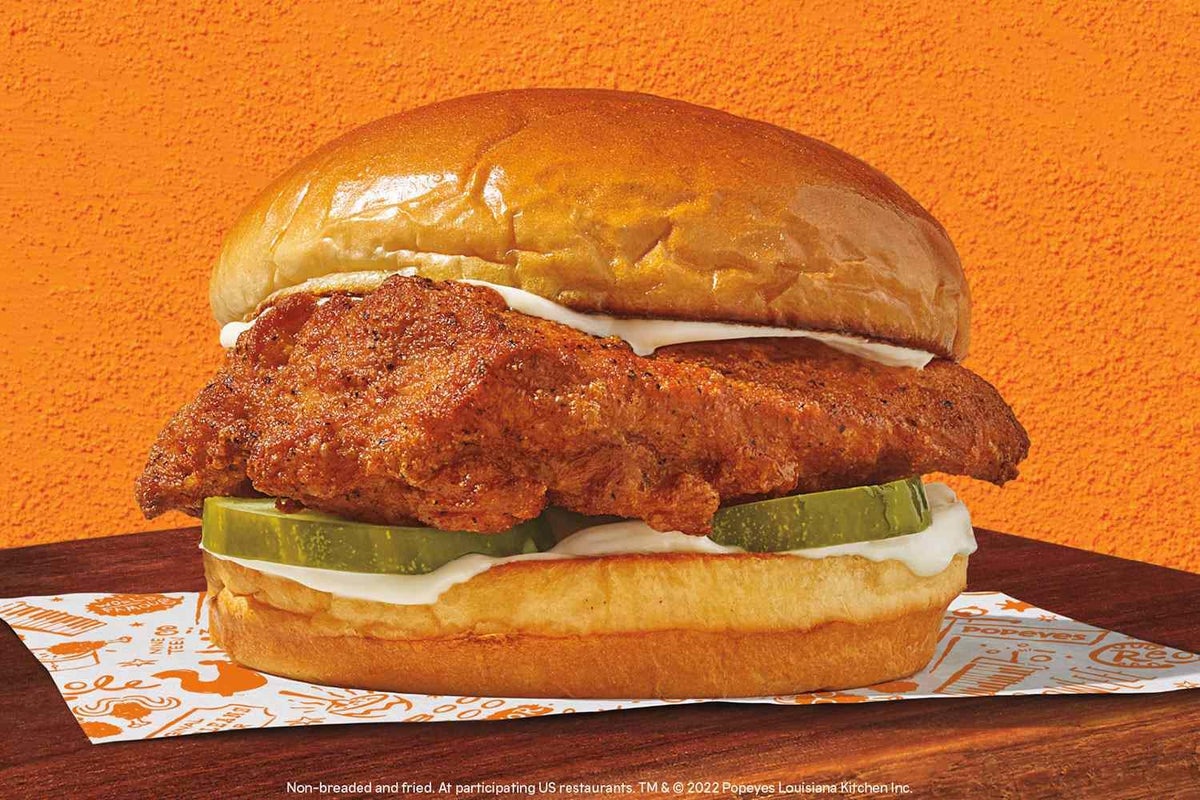 Popeyes acaba de lanzar otro nuevo sándwich de pollo