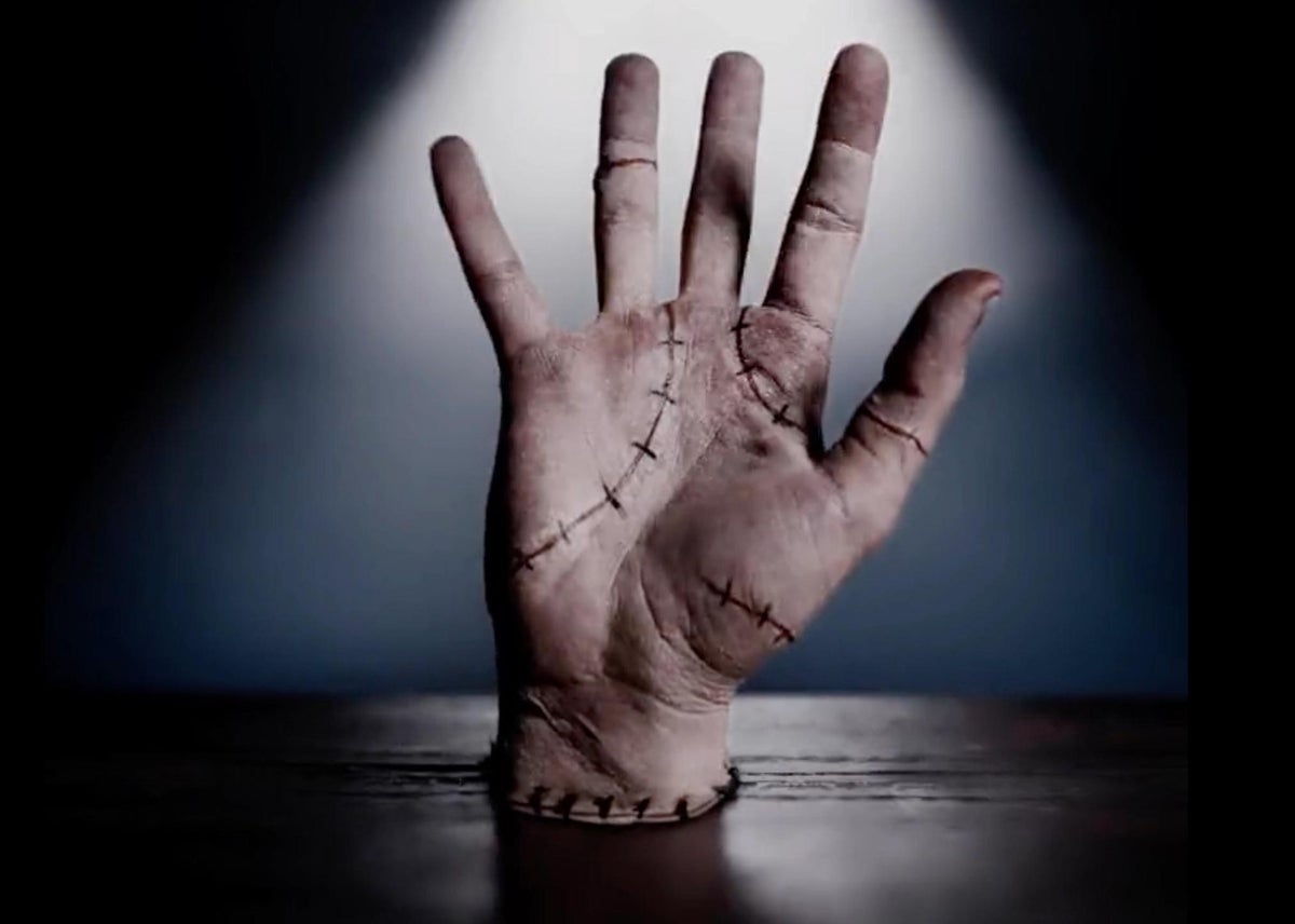 Wednesday Creator analiza el extraño proceso de casting de Thing