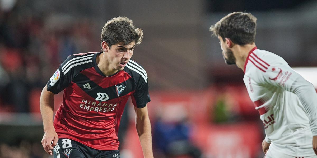 2-1: El Mirandés sufre pero se acerca a la salvación