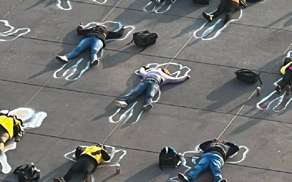 25N | Mujeres intervienen el Zócalo capitalino