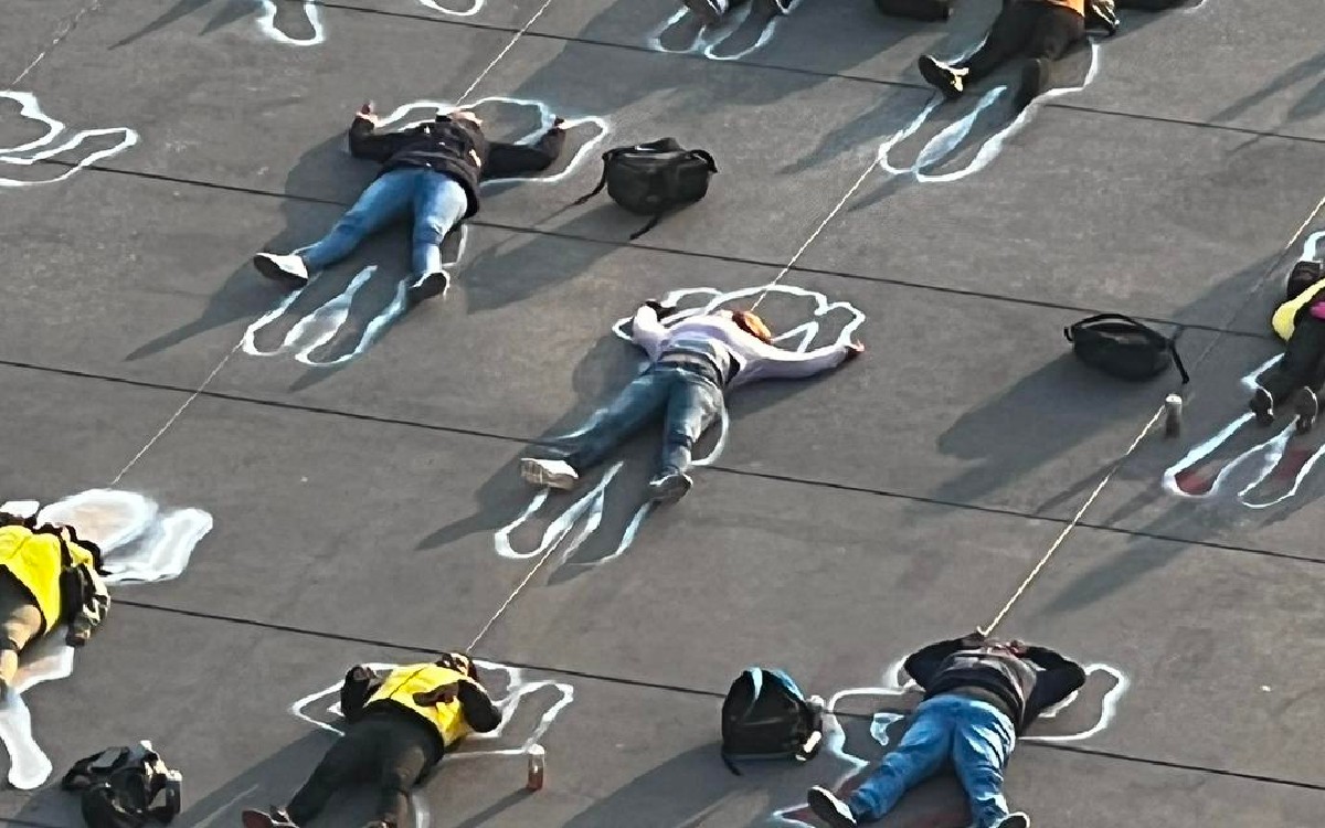 25N | Mujeres intervienen el Zócalo capitalino