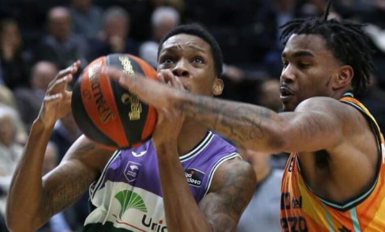 67-83: La solidez del Unicaja hurga en la herida de un Valencia bloqueado