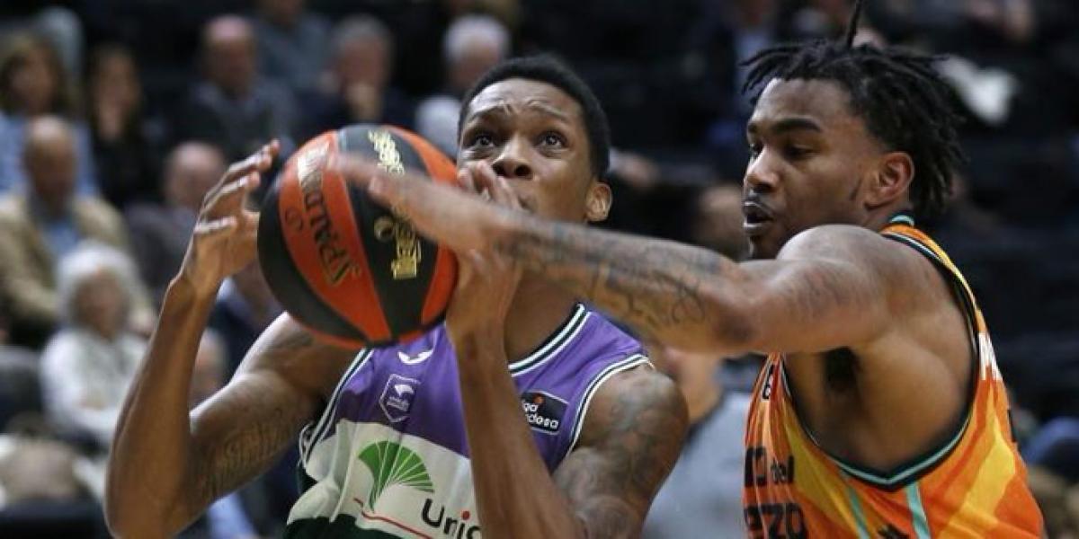 67-83: La solidez del Unicaja hurga en la herida de un Valencia bloqueado