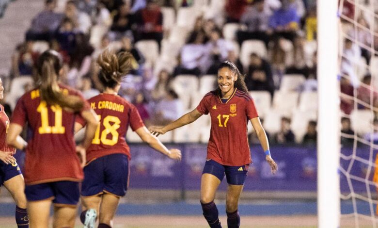 7-0, Salma se 'sale' y España barre a Argentina