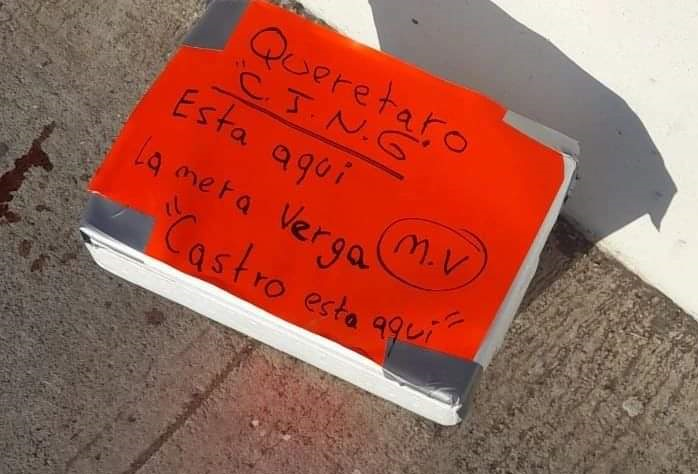 Abandonan hielera con cabeza humana en puente de Querétaro, cerca de camino que conduce a Montenegro, dejan mensaje