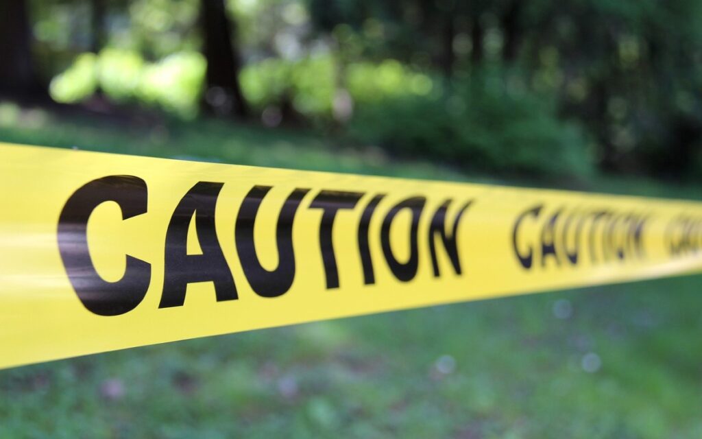 Adolescente saca arma durante un juego y asesina a amigo en Florida