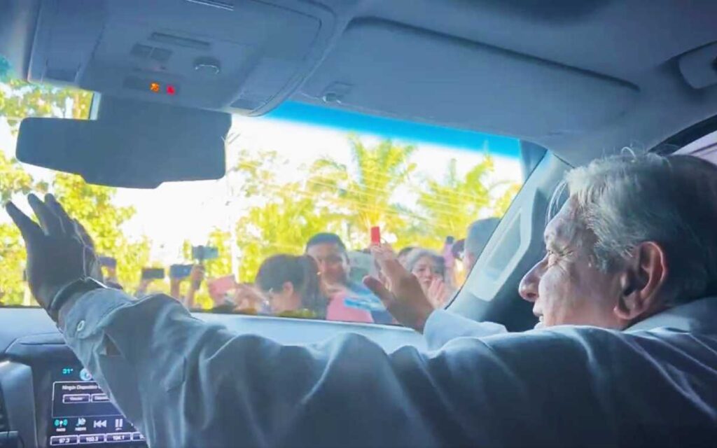 Agradece AMLO felicitaciones por su  cumpleaños que celebró en Palenque