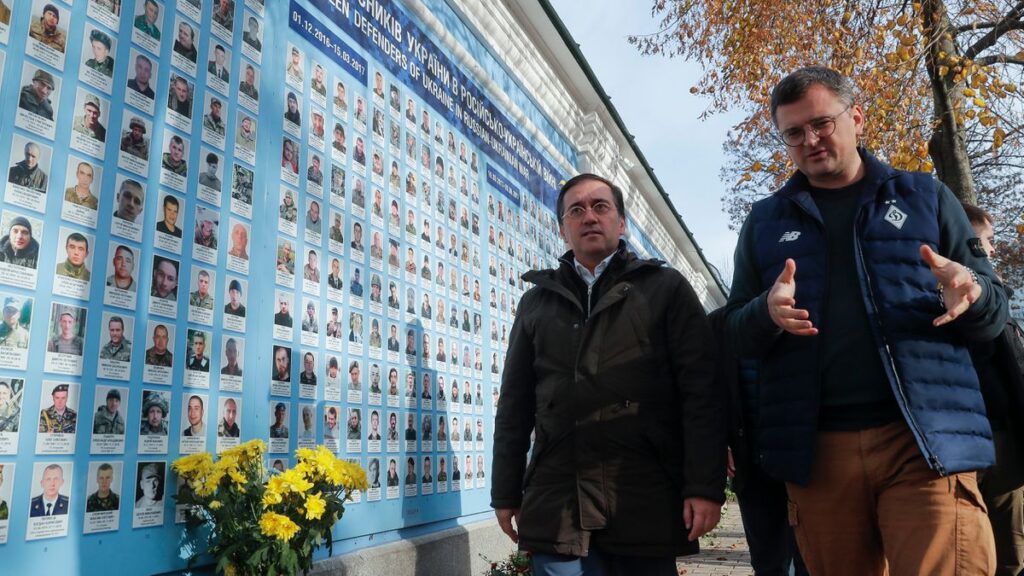 Albares reafirma en Kiev el compromiso de España con la integridad y la reconstrucción de Ucrania