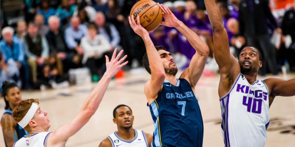Aldama pierde protagonismo en la derrota de los Grizzlies contra los Kings