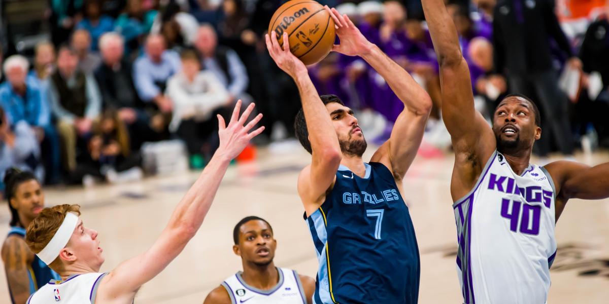 Aldama pierde protagonismo en la derrota de los Grizzlies contra los Kings