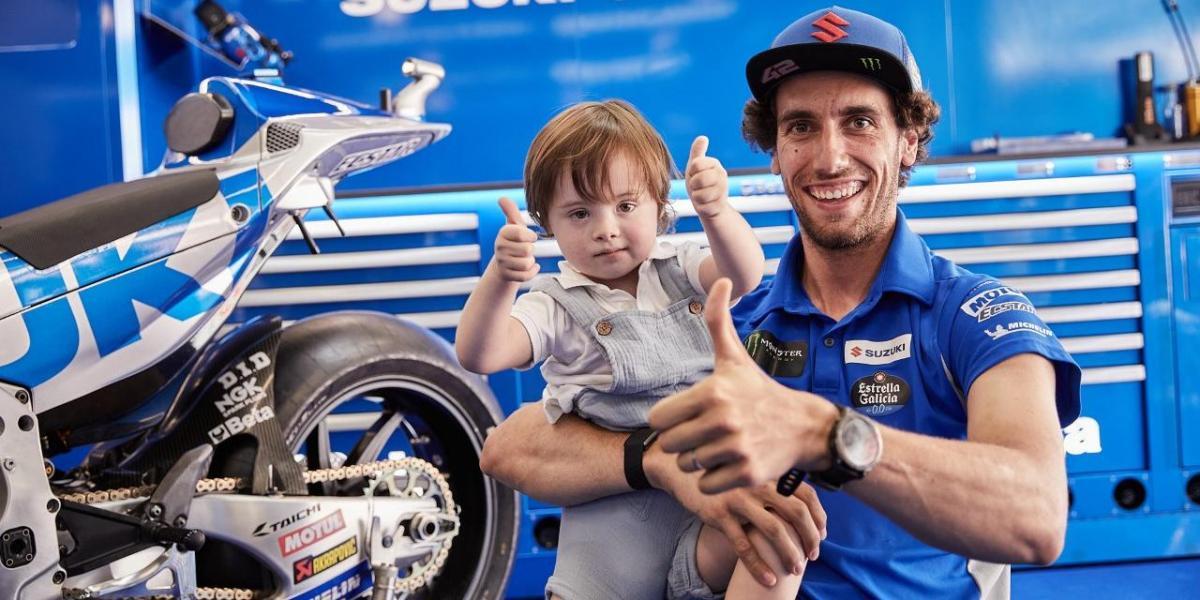 Álex Rins y Carla Suárez, en el Calendario Solidario Talita 2023