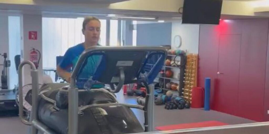 Alexia corre en el gimnasio por primera vez tras su grave lesión