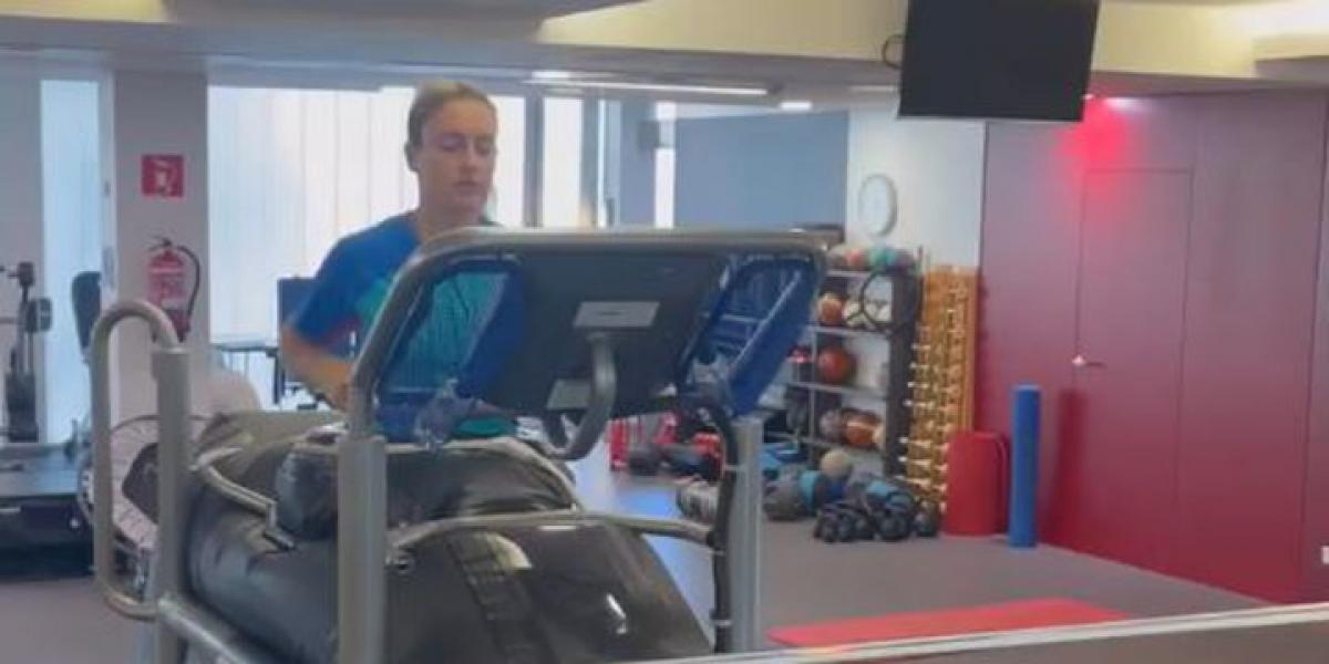 Alexia corre en el gimnasio por primera vez tras su grave lesión