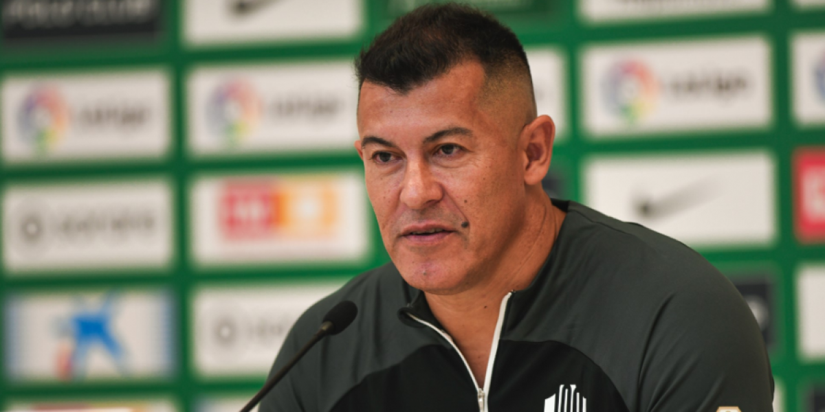 Almirón: “El vestuario está golpeado, pero vivo”