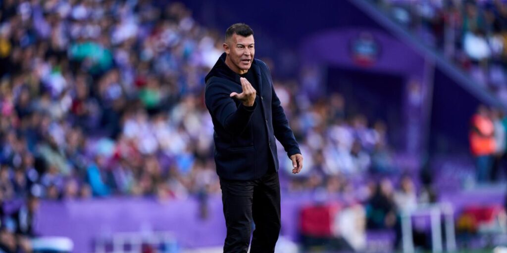 Almirón: "Esto se puede arreglar y yo conozco al equipo mejor que nadie"