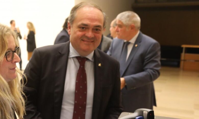 Aperribay arrasa: 99,84% de apoyos