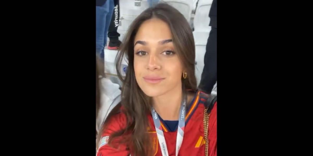 Así anima Sira Martínez a la Selección y a Ferran Torres desde Qatar