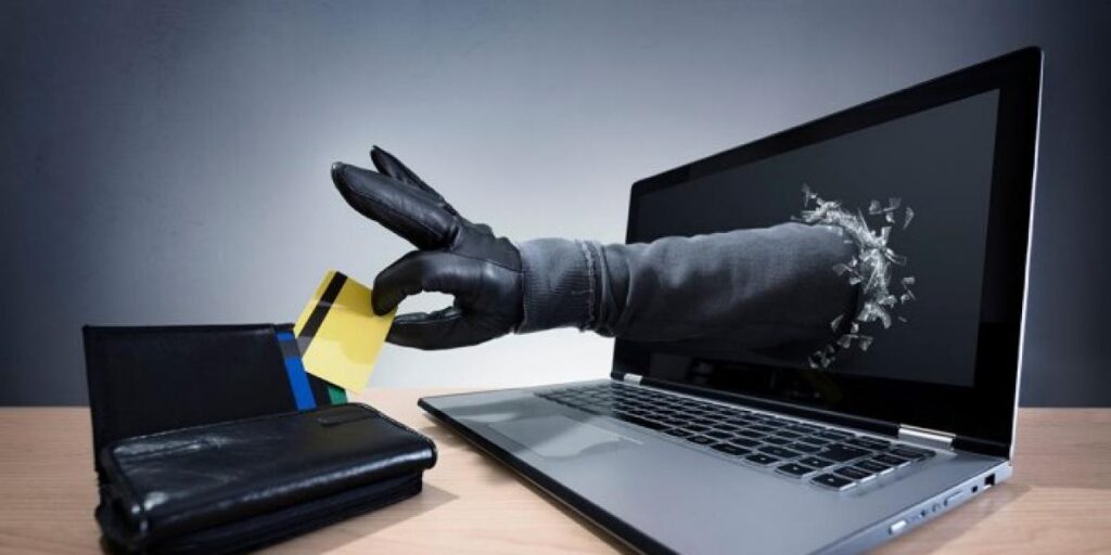 Así es la nueva estafa en WhatsApp que utiliza el Black Friday para ofrecer billetes de Iberia gratis