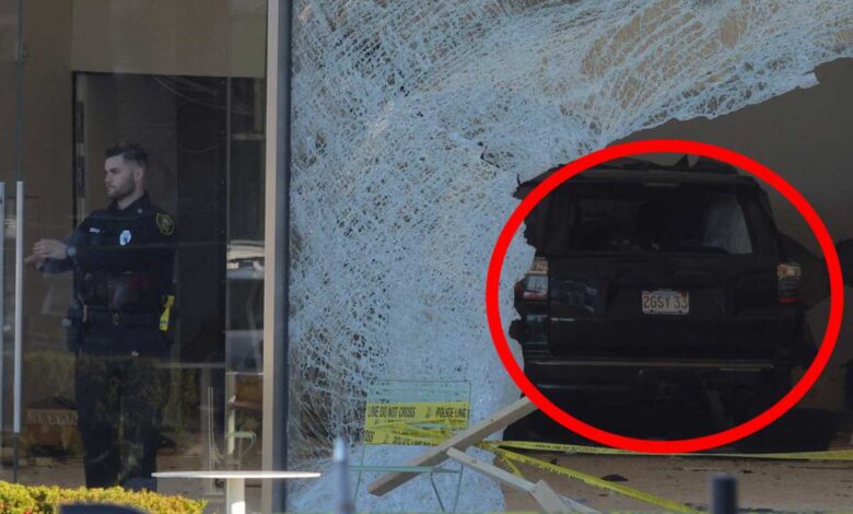 Auto choca contra Apple Store: Un muerto y 16 heridos
