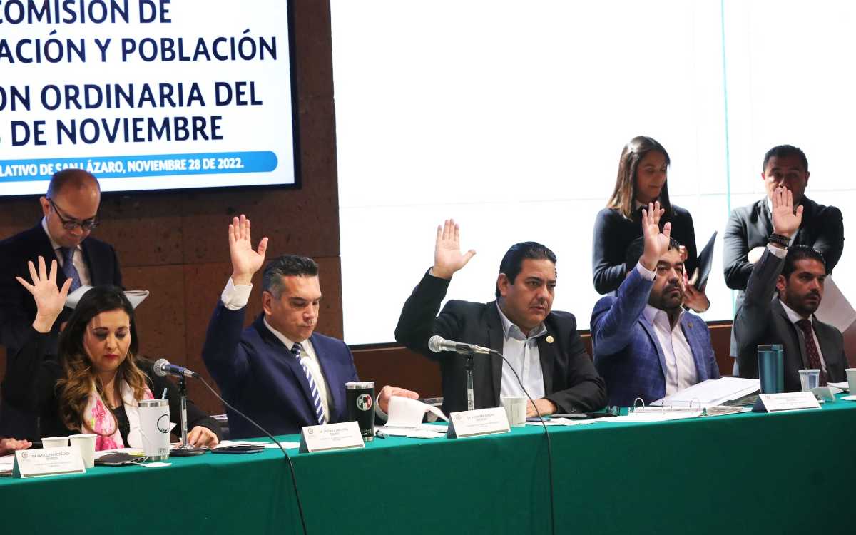 Avanza reforma electoral; oposición prevé frenarla en el pleno