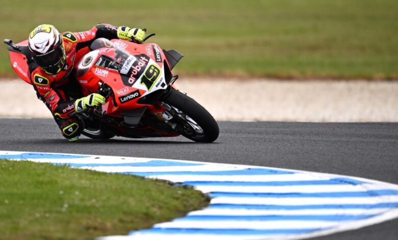 Bautista adorna su título con un triunfo en la última carrera