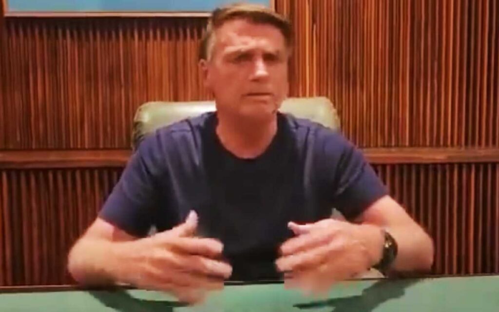 Bolsonaro pide a manifestantes que retiren bloqueos ilegales