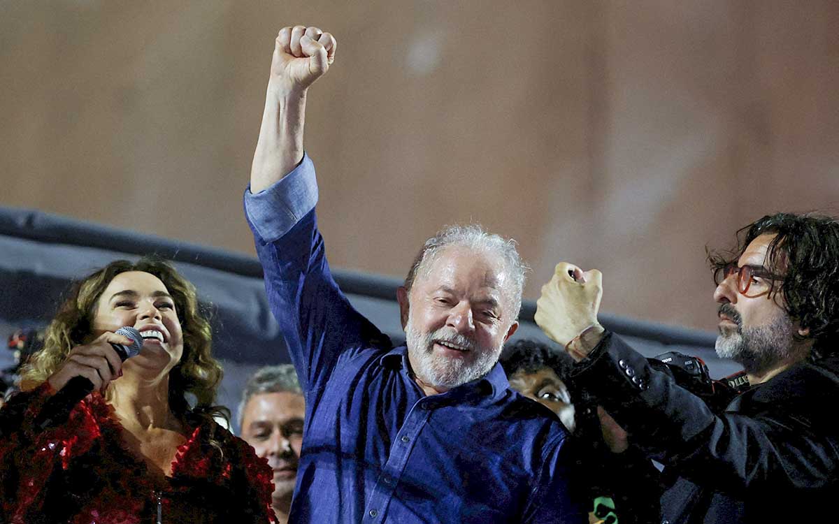 Brasil: Sin Bolsonaro, su gobierno inicia la transición con el equipo de Lula