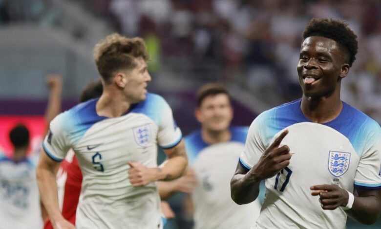Bukayo Saka emula a Enner Valencia
