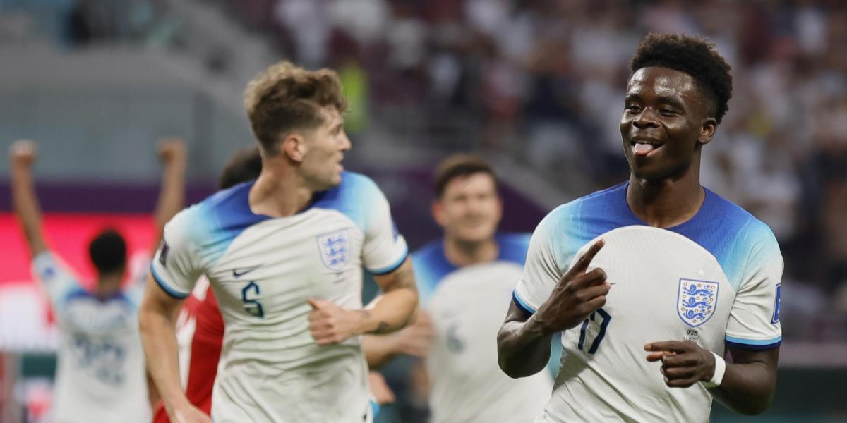 Bukayo Saka emula a Enner Valencia