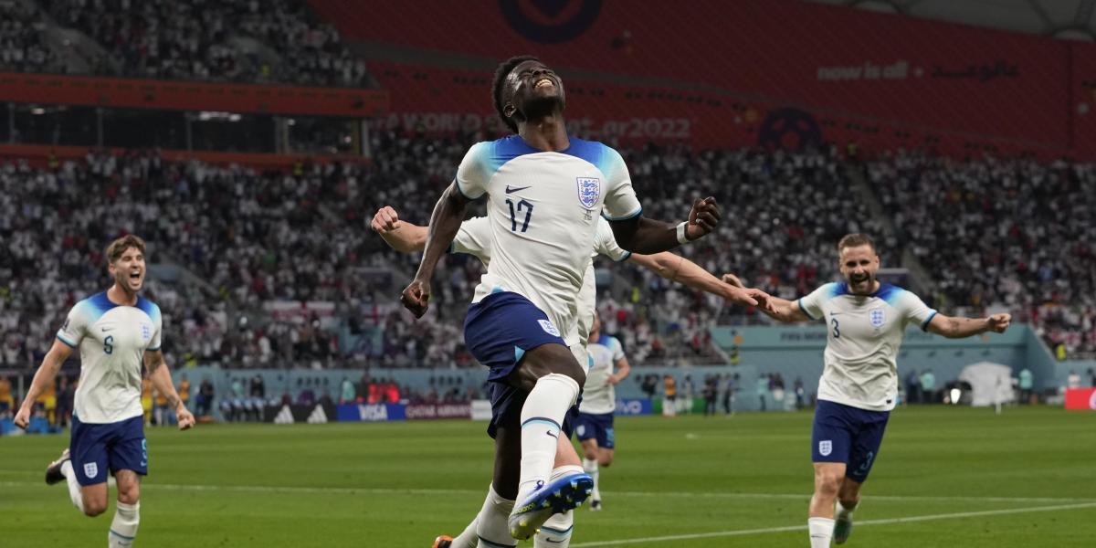 Bukayo Saka y Sterling encarrilan el triunfo inglés ante Irán