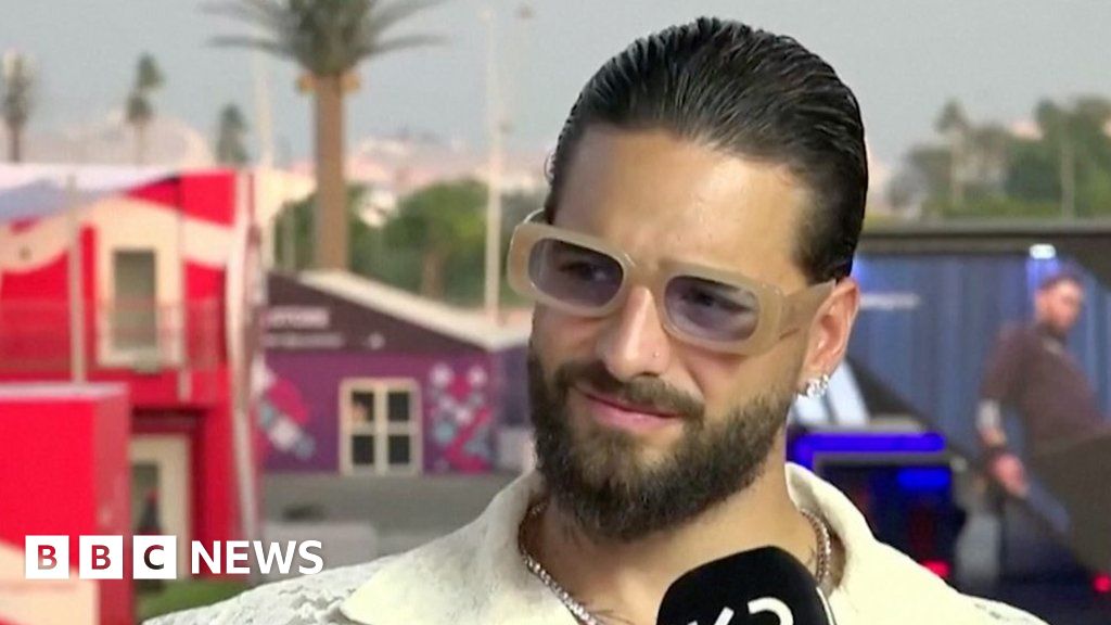 Cantante colombiano Maluma se retira de entrevista sobre derechos humanos en Qatar
