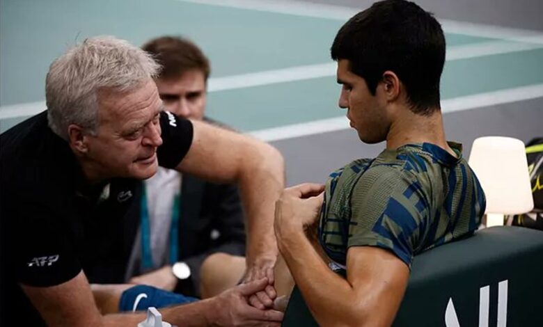 Carlos Alcaraz se retira del Masters de París por lesión | Video