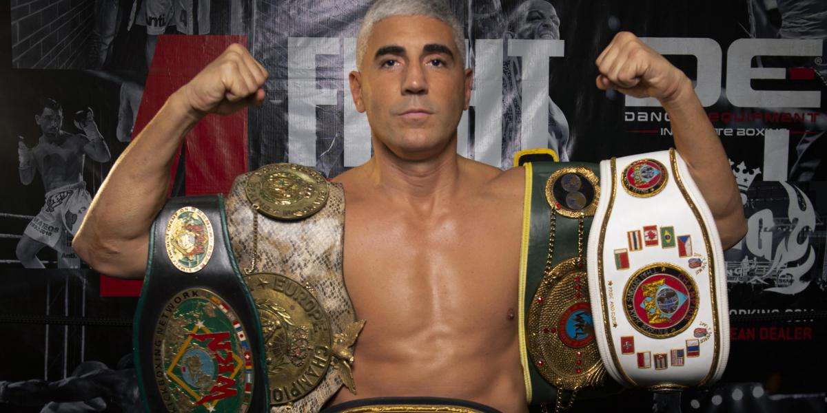 César Córdoba se retira con una velada espectacular entre amigos