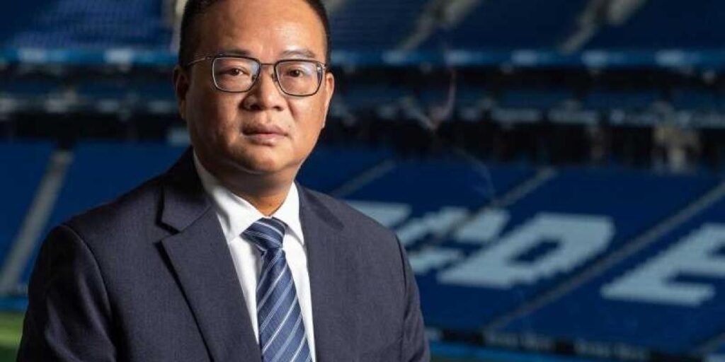 Chen habría ya encargado la venta a una consultora americana