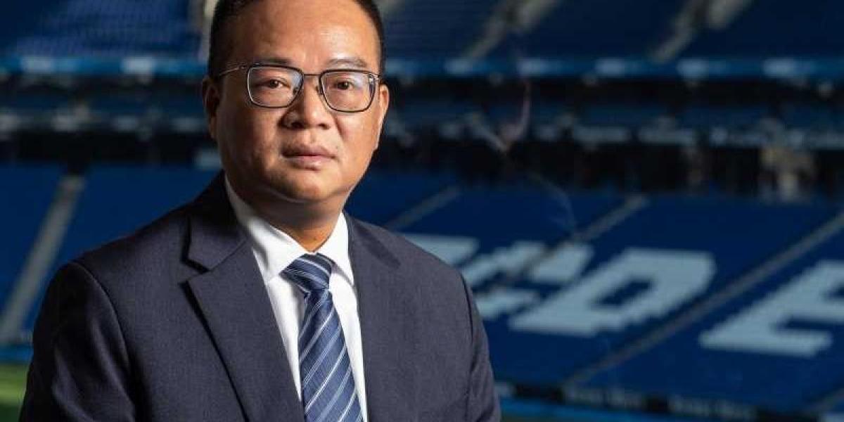 Chen habría ya encargado la venta a una consultora americana