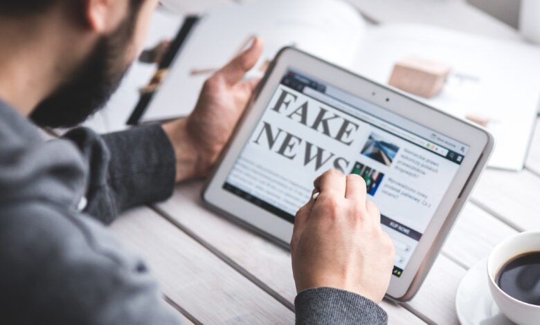 Condenan a 15 meses de prisión a tuitero español por 'fake news'