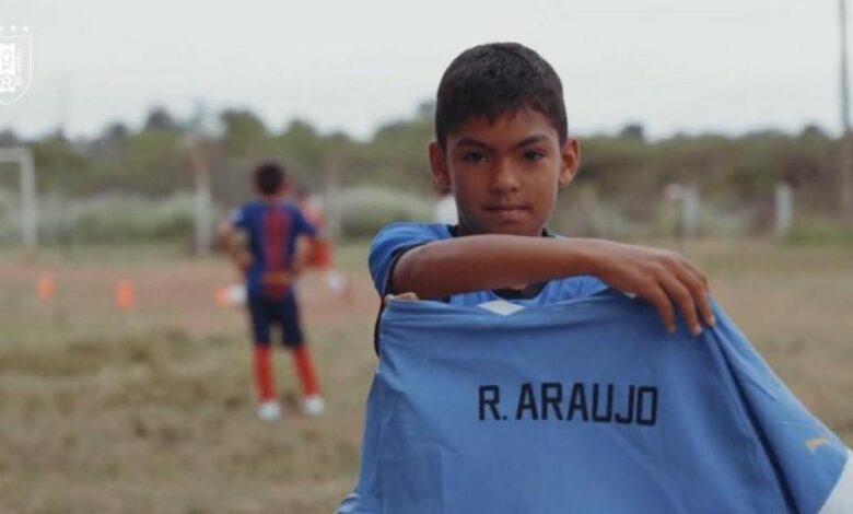 Confirmado: Araujo, convocado con Uruguay