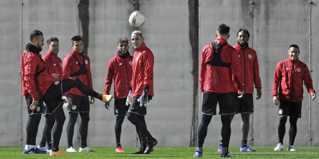 Costa Rica, primer rival de España, ya está en su hotel de Doha