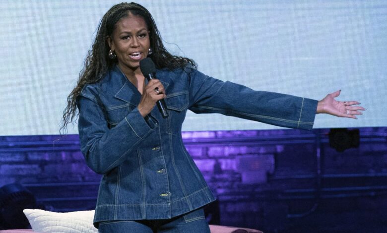 Cuando Michelle Obama decidió alisarse el pelo porque EE UU “no estaba preparado” para sus rizos